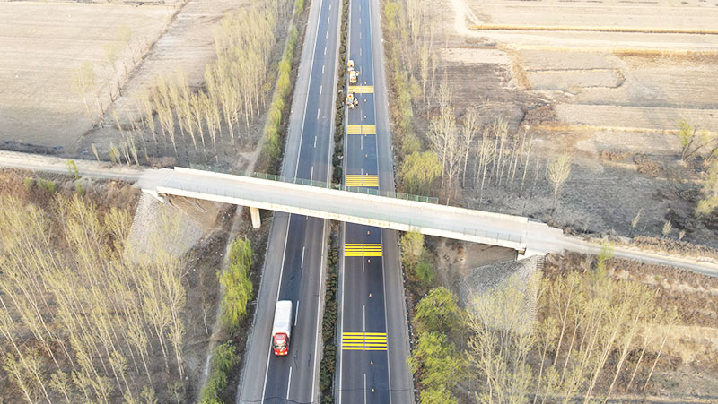 高速热熔标线施工,热熔标线施工,热熔标线施工流程